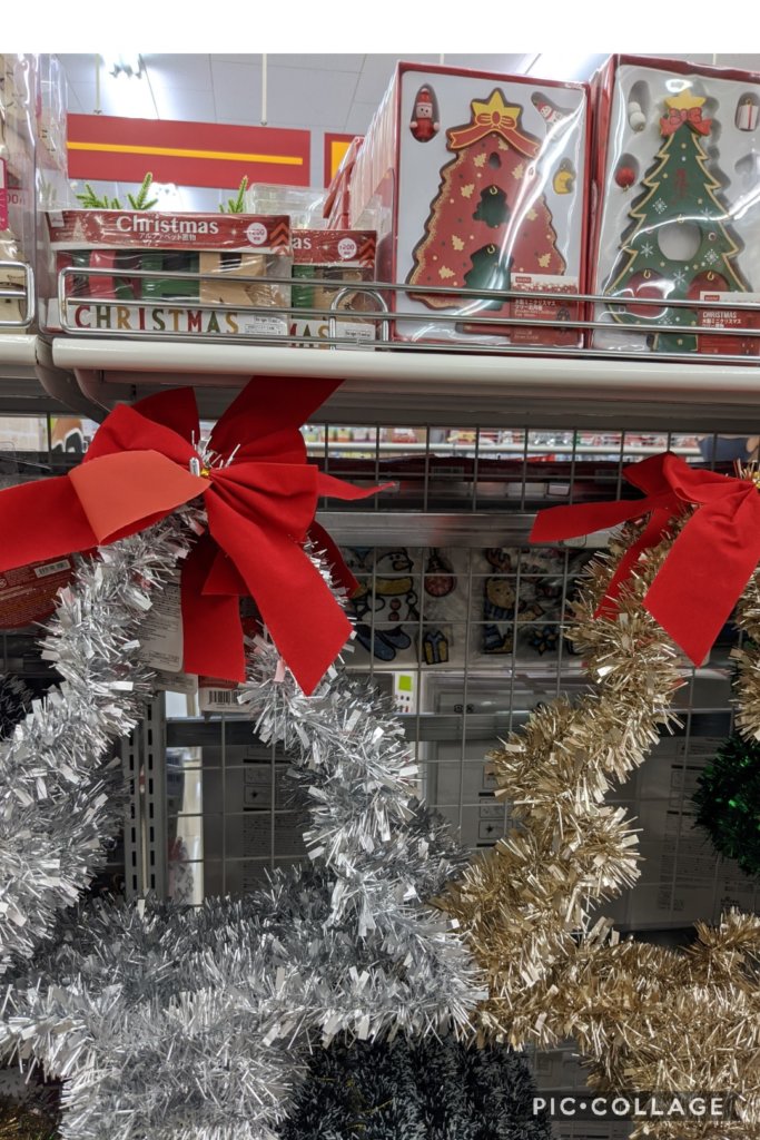 ダイソー クリスマスオーナメント 木製ミニクリスマスツリー置物