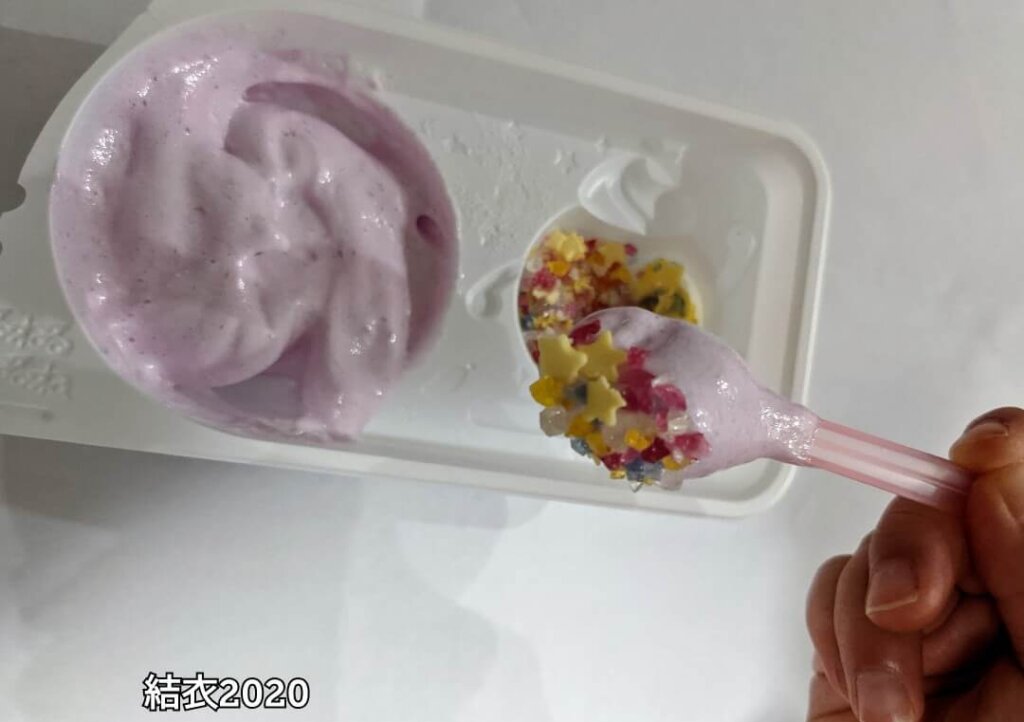 キャンディやラムネのトッピングを付けていただきます！