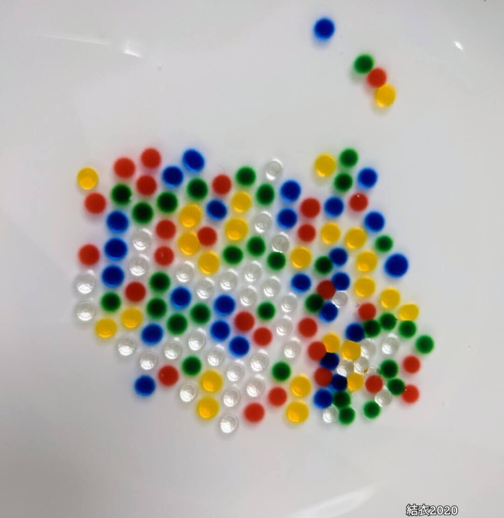 ぷるぷるボールを水に浸した直後
