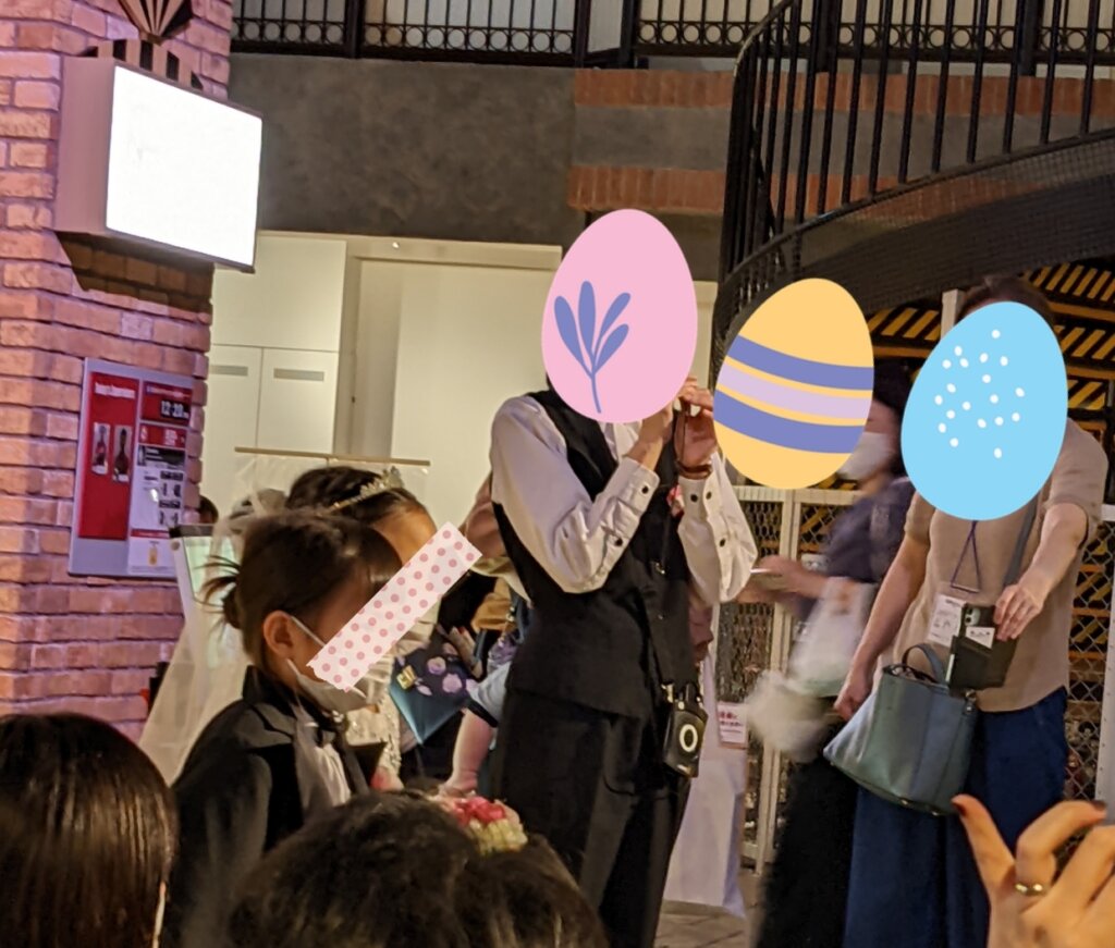 独立の泉で結婚式がおこなわれました