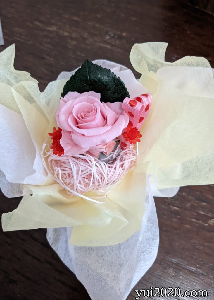 お花屋さんで作ってくれたフラワーアレンジメント（プリザーブドフラワー）