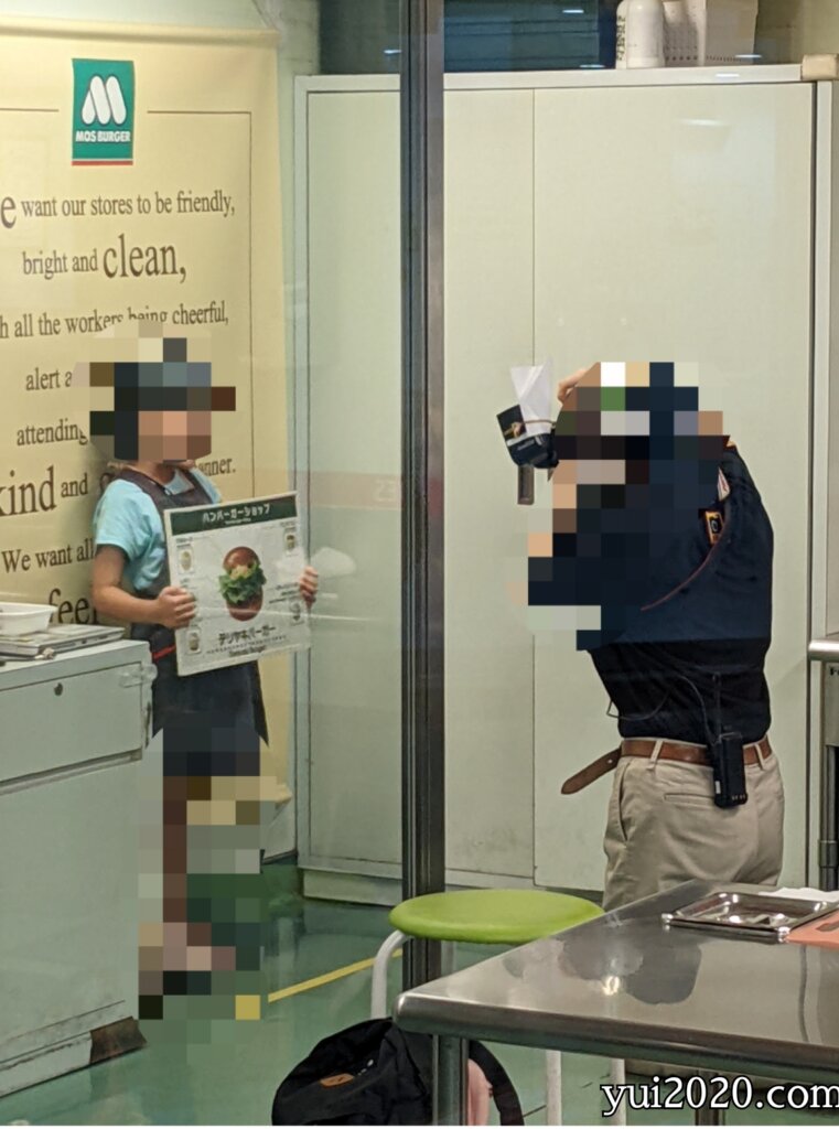 ハンバーガーショップではカメラマンの写真が購入できます