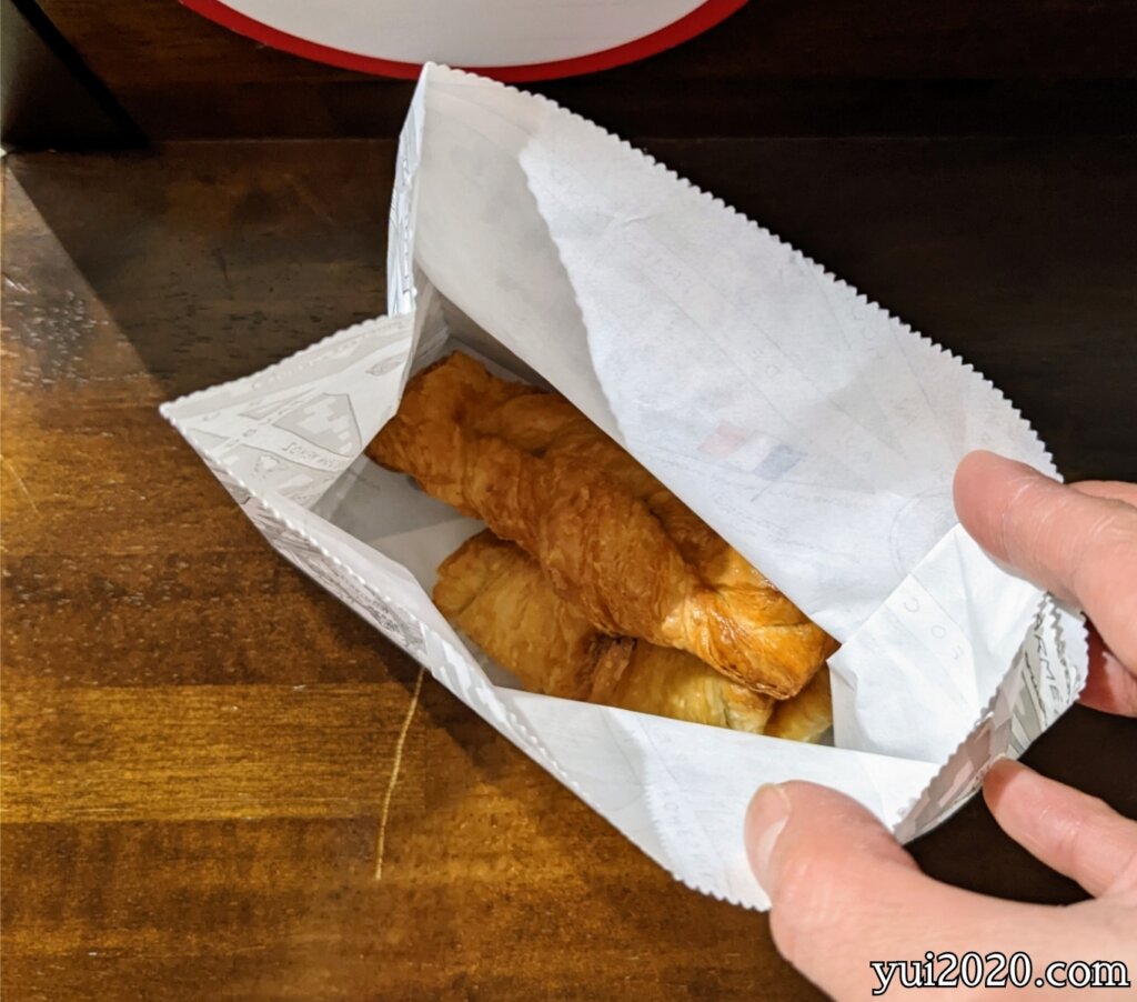 ベーカリーの成果物。 甘くておいしいクロワッサンでした。