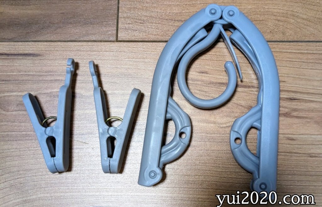 ダイソー　折りたたみハンガー（ピンチ付）