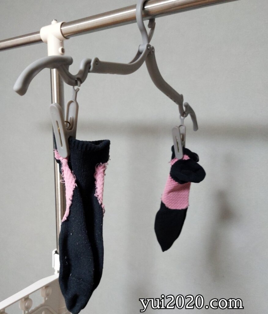 ダイソー　折りたたみハンガーを干したところ